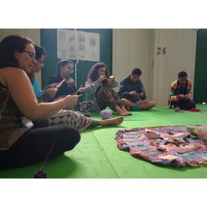 Oficina de Mandalas que aconteceu no "InspirArte - Sagrado Feminino" em Paulínia - SP, nov/2019.